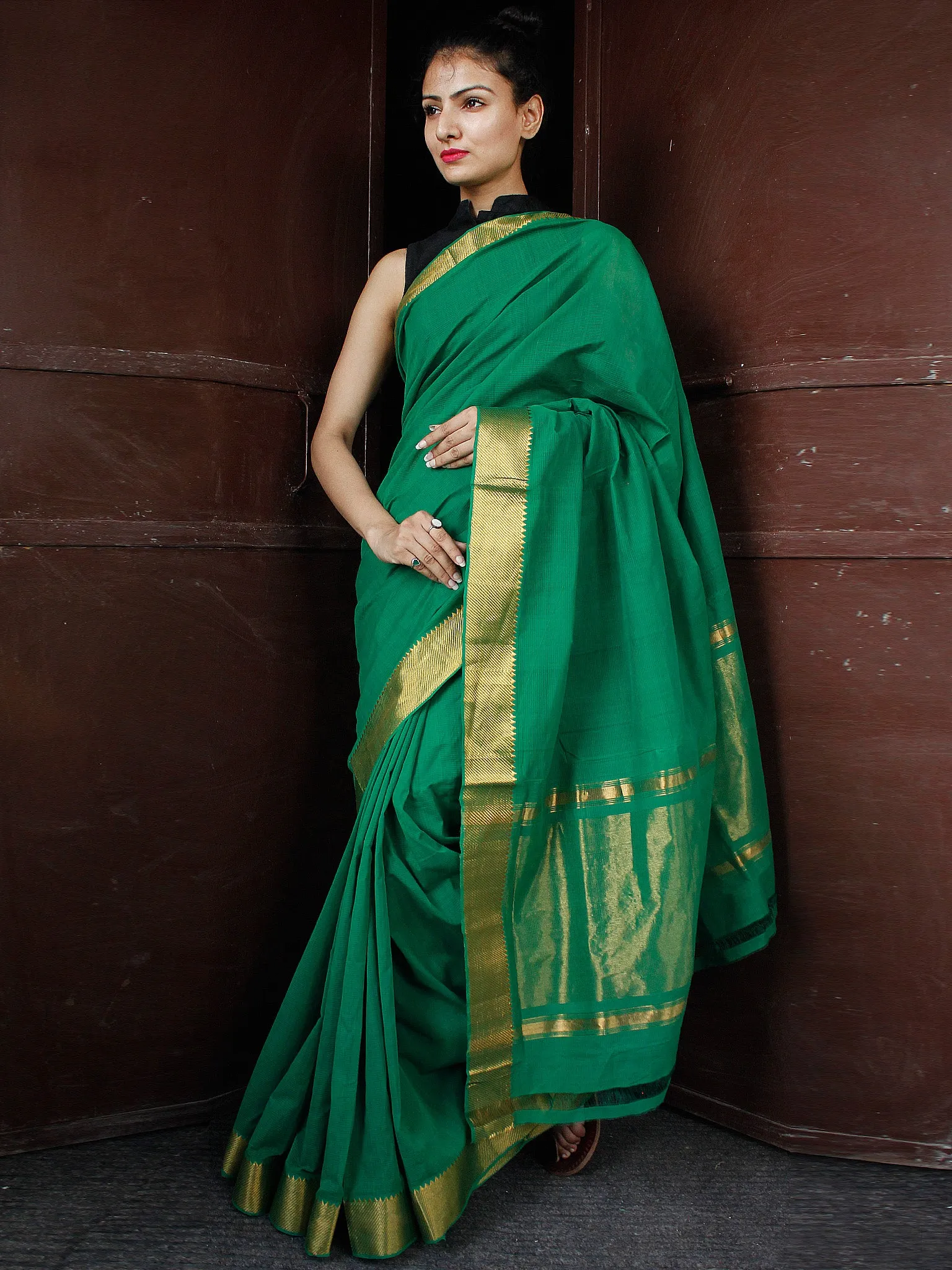 Green Golden Handloom Mangalagiri Cotton Saree With Zari Border - S031703693